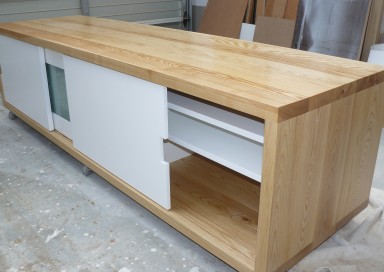 Solid ash unit with sliding doors